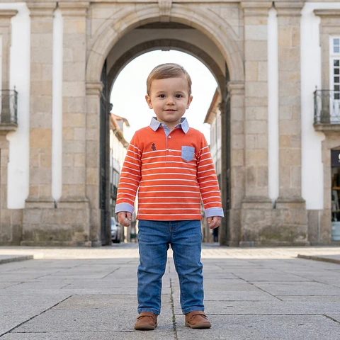 Polo camiseiro em jersey riscas com bolso, cotoveleiras e bordado