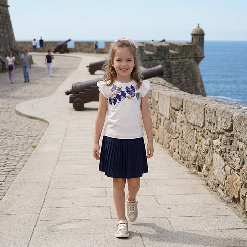 T-shirt com estampado e glitter