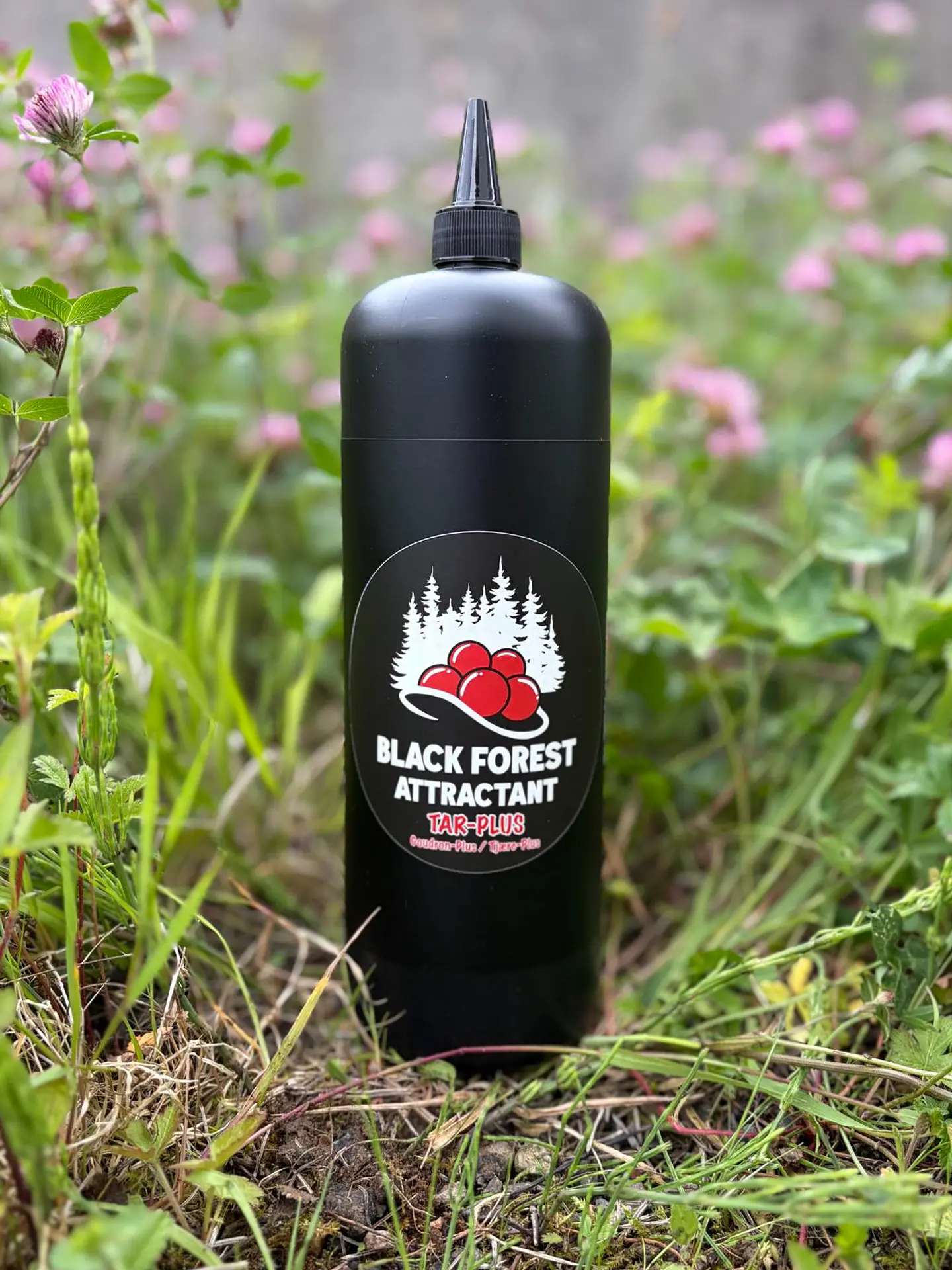 Black Forest Attractant - Tar-Plus 1