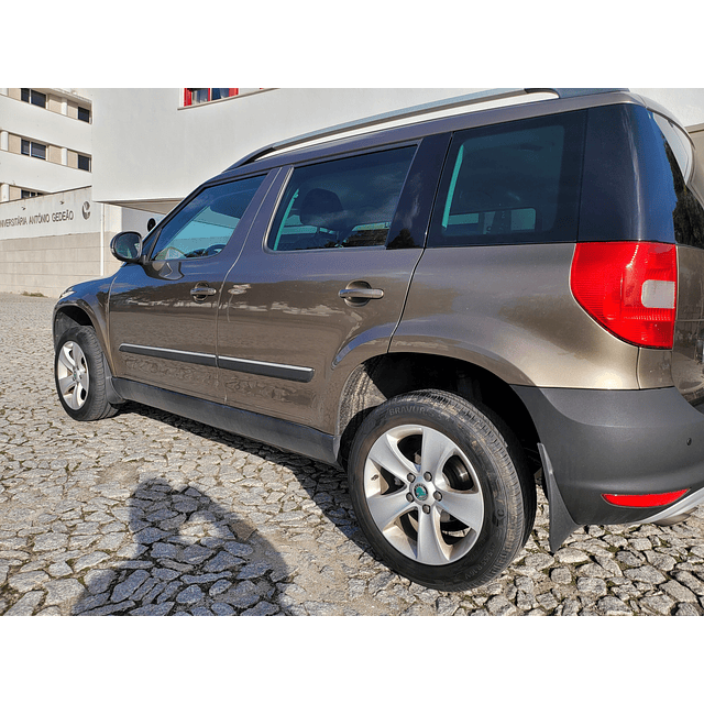 Skoda Yeti 1.6TDI Greenline - Imaculado e com poucos km