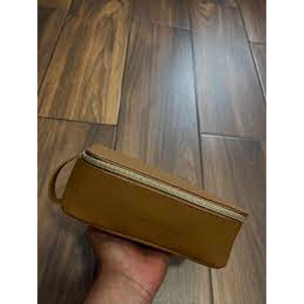 Hugo boss Case make up