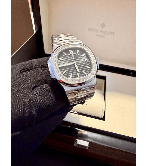 Patek Philippe Nautilus Diamonds 41mm PPF novo