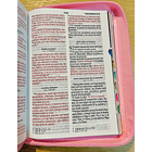 Biblia “Mi Gran Viaje” RVR60 Letra Grande Con Índice y Cierre Rosado 2
