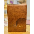 Biblia Tamaño Manual Letra Grande RVR60 Con Índice y Cierre Café 2