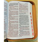 Biblia Tamaño Manual Letra Gigante RVR60 Con Índice y Cierre Café 2