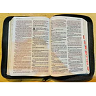 Biblia Tamaño Manual Letra Grande RVR60 Con Índice y Cierre Negro 3