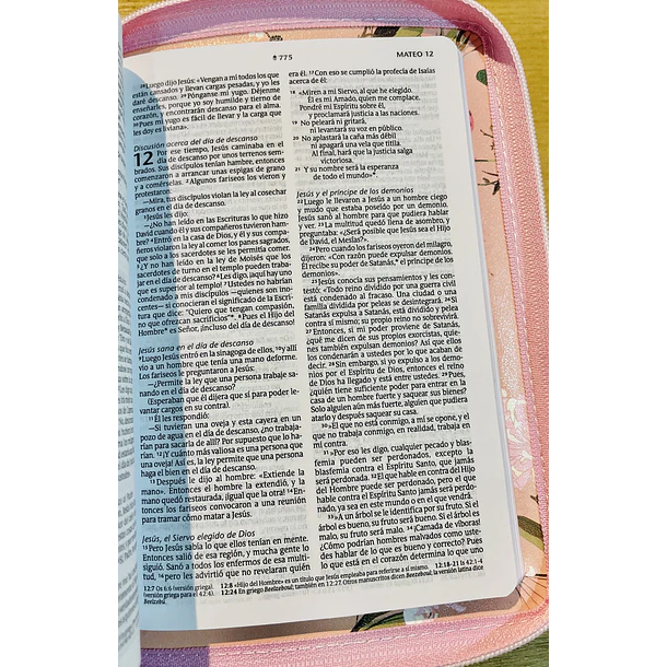 Biblia Tamaño Compacto NTV Con Cierre Jardín Coral 2