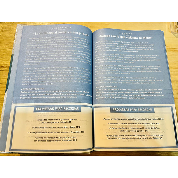 Biblia de Promesas Edición para Hombres Jóvenes RVR60 3