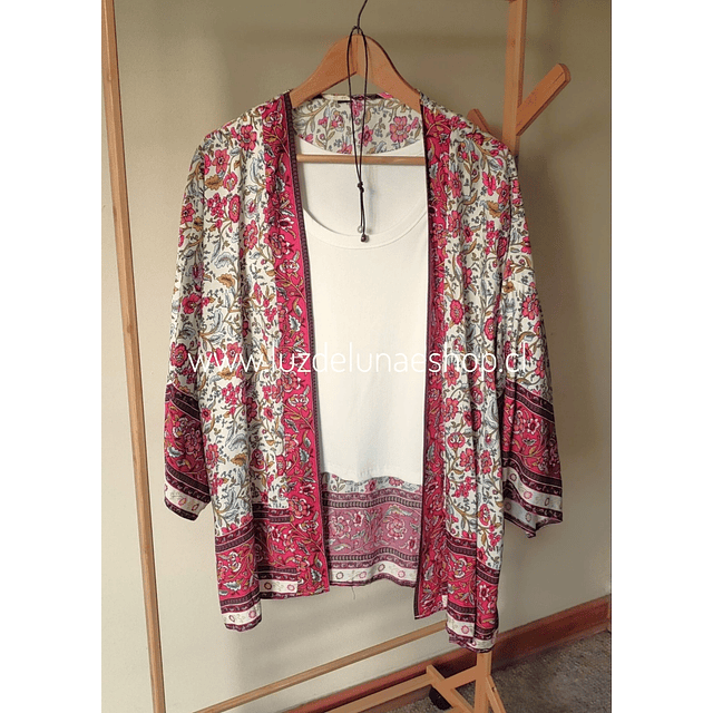 Kimono Tapado Cover Up