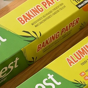 10 Metros de papel de aluminio de 30 cm ancho. Precio por menor $1.600.- Precio por mayor $1.150.- (Desde 6 unidades)
