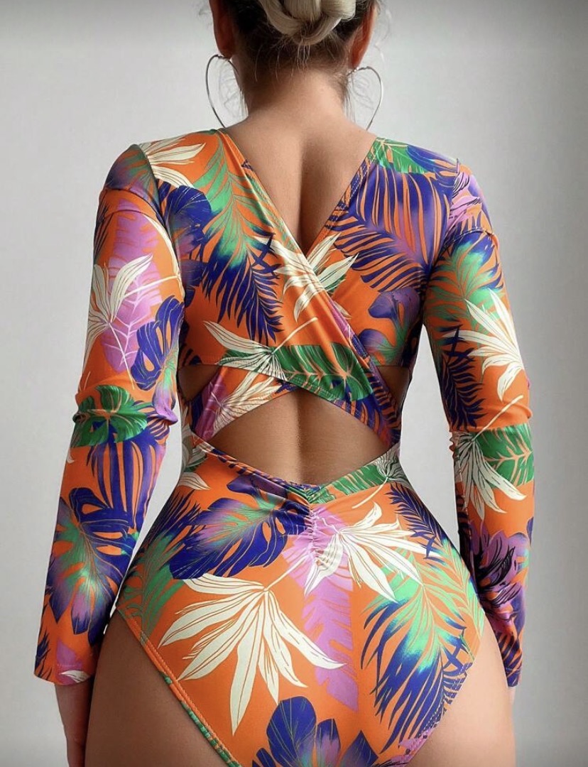 Monokini Izzie
