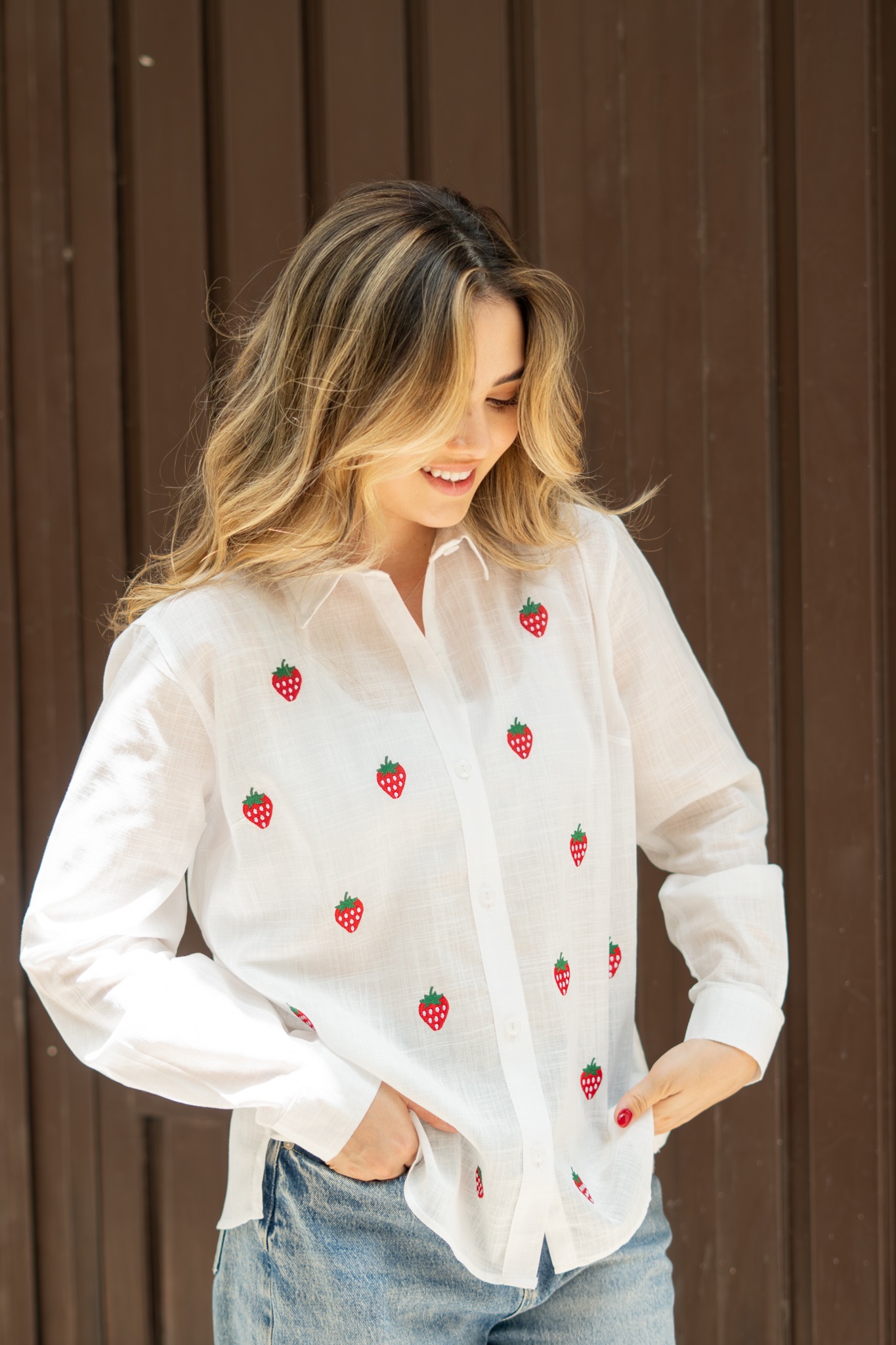 Camisa bordada fresas