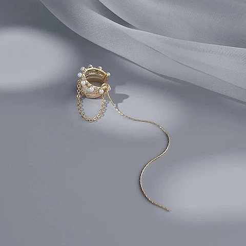 Ear Cuff com corrente