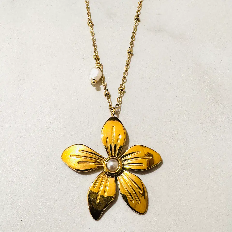 Colar Floral com Pérola 1