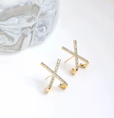 Brincos Cruzados Minimalistas