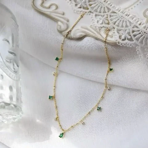 Colar Verde Essencial em Prata