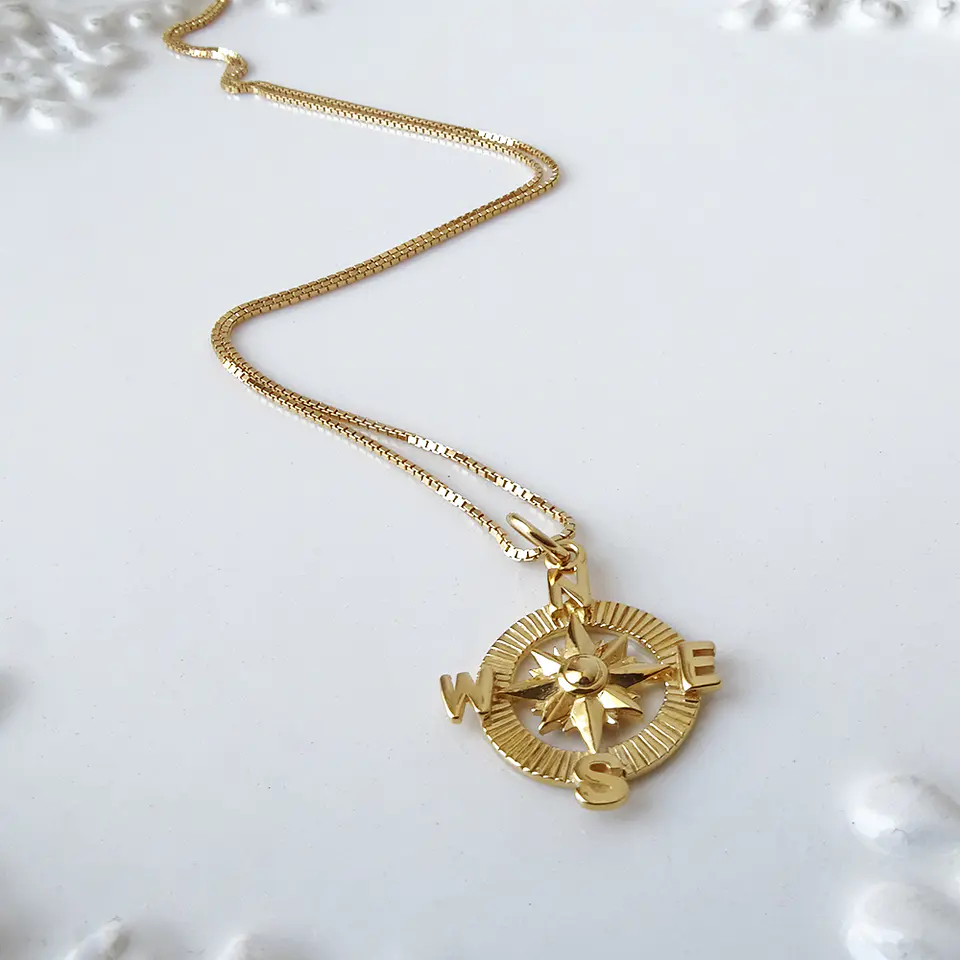 Collar De Plata Con Baño De Oro Brújula 4