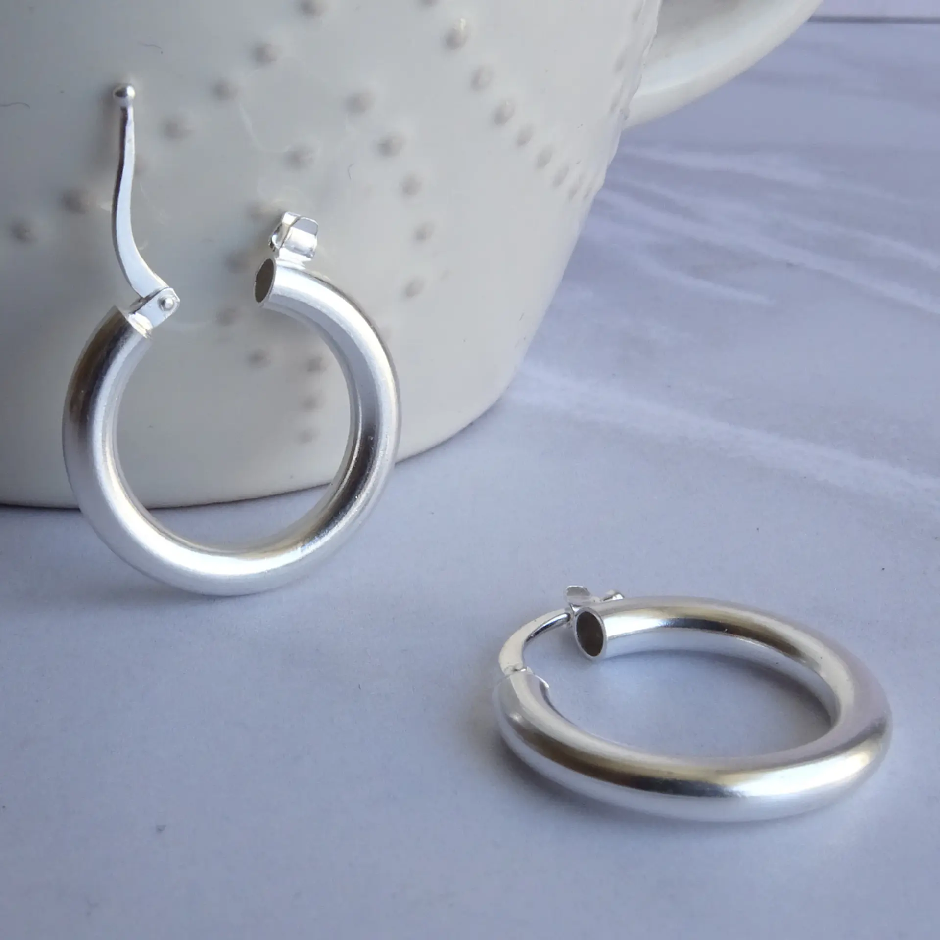 TÍTULO Argollas Gruesas Plata 925 · 20 mm 3