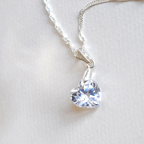 Cadena De Plata Singapur & Corazón De Zircón