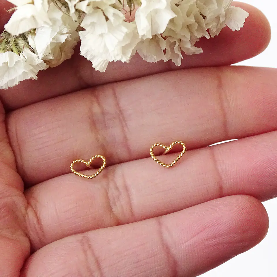 Aritos De Plata Con Baño De Oro Corazón Enroscado 3