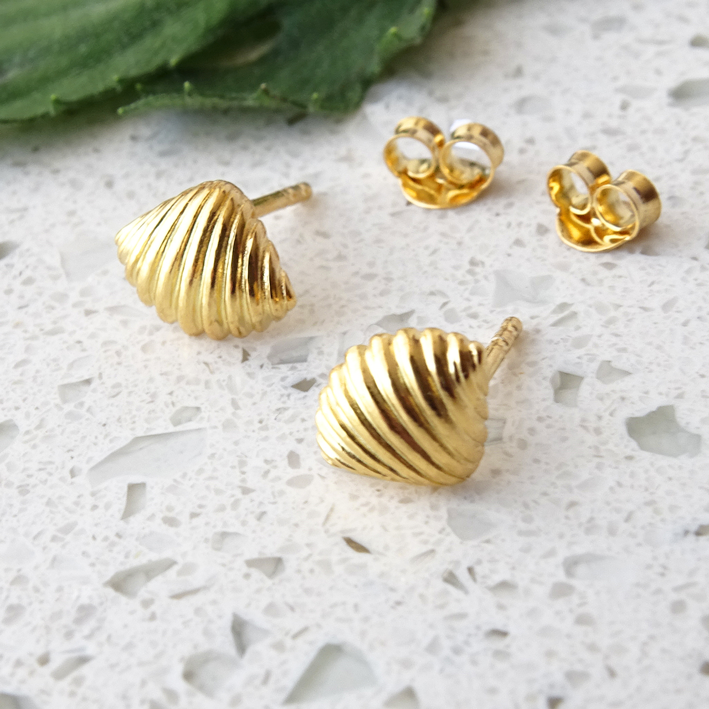 Aritos De Plata Con Baño de Oro Conchita de Mar 2