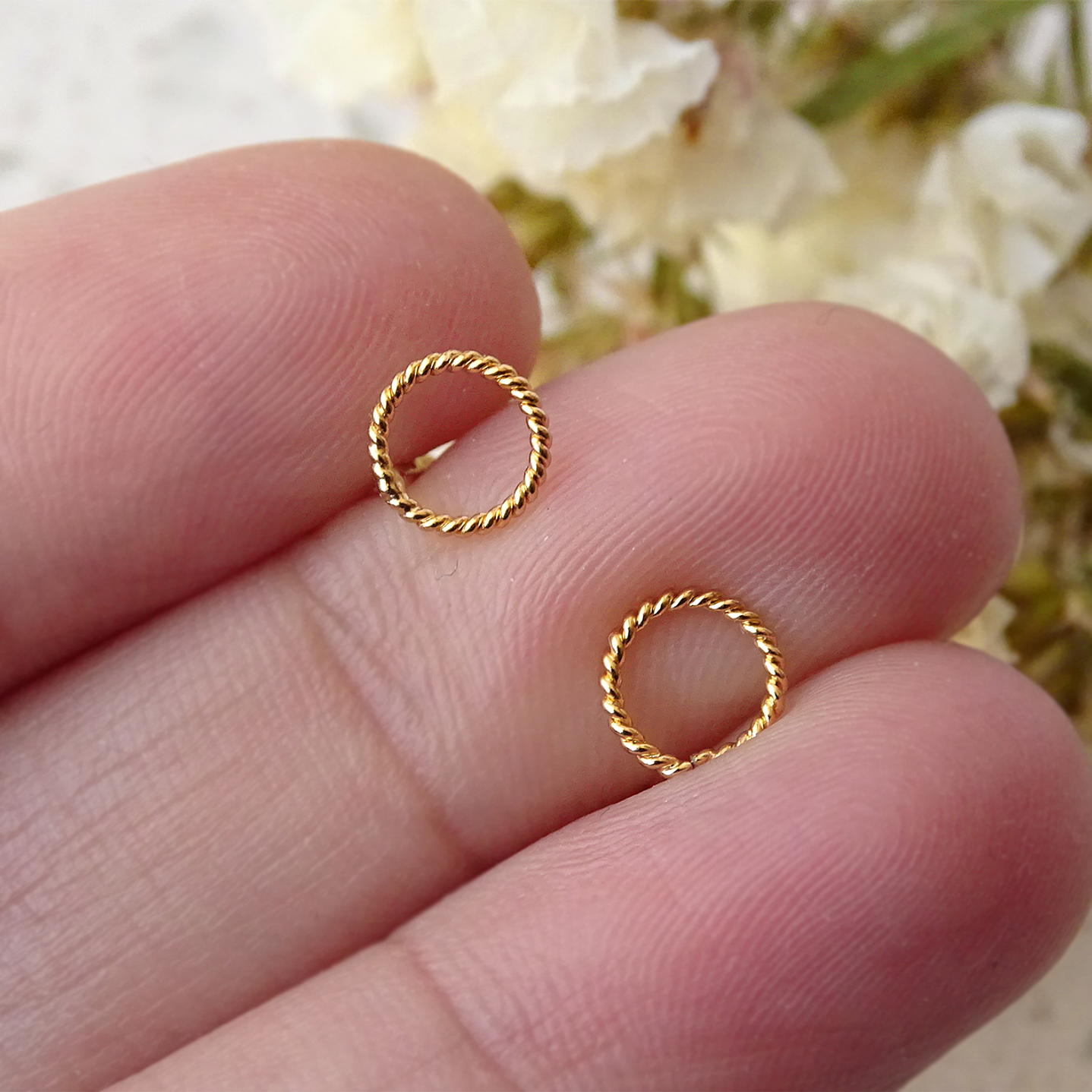 Aritos De Plata Con Baño de Oro Mini Rosca  4