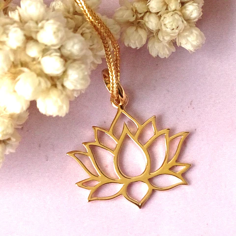 Collar De Plata Con Baño De Oro Flor de Loto