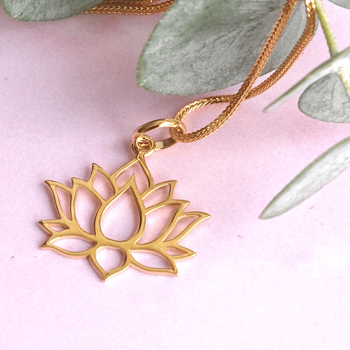 Collar De Plata Con Baño De Oro Flor de Loto 3