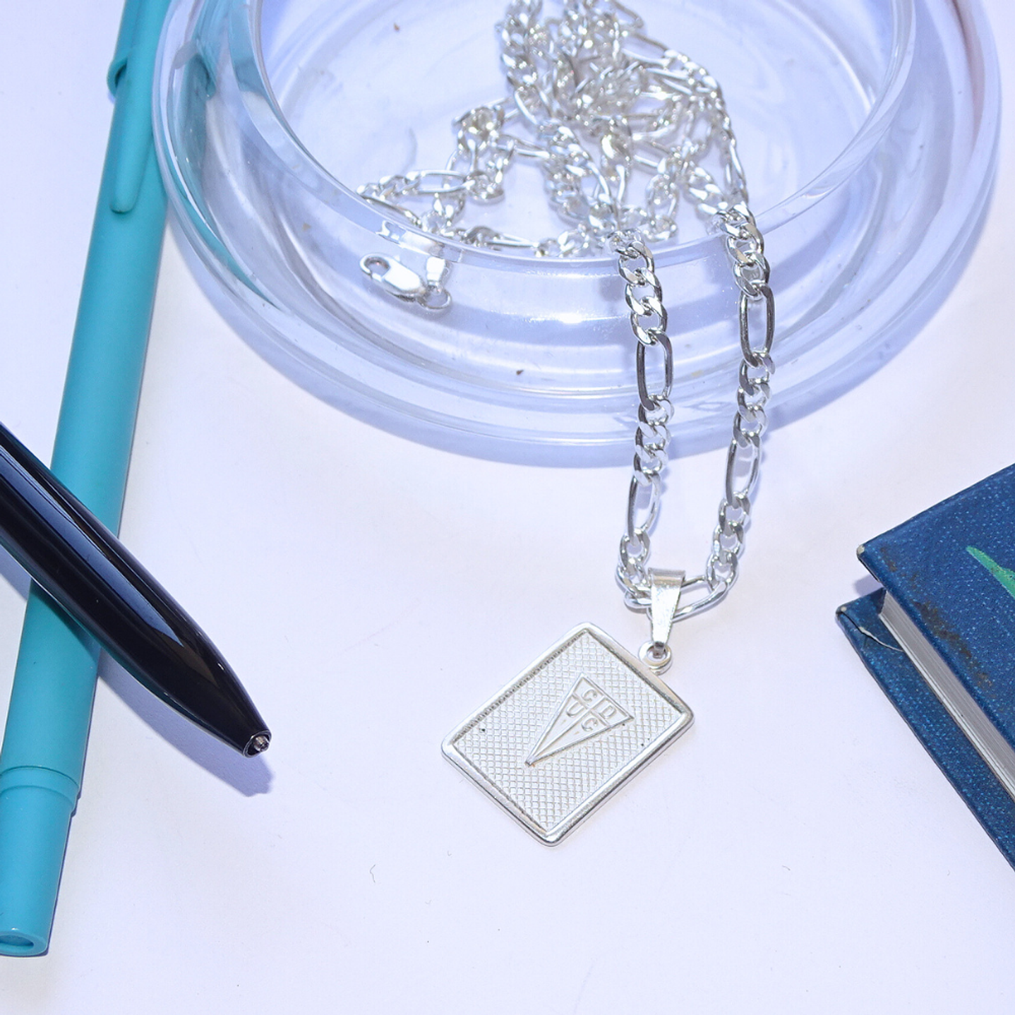 Cadena de Plata Figaro Con Colgate de La U de Chile 3