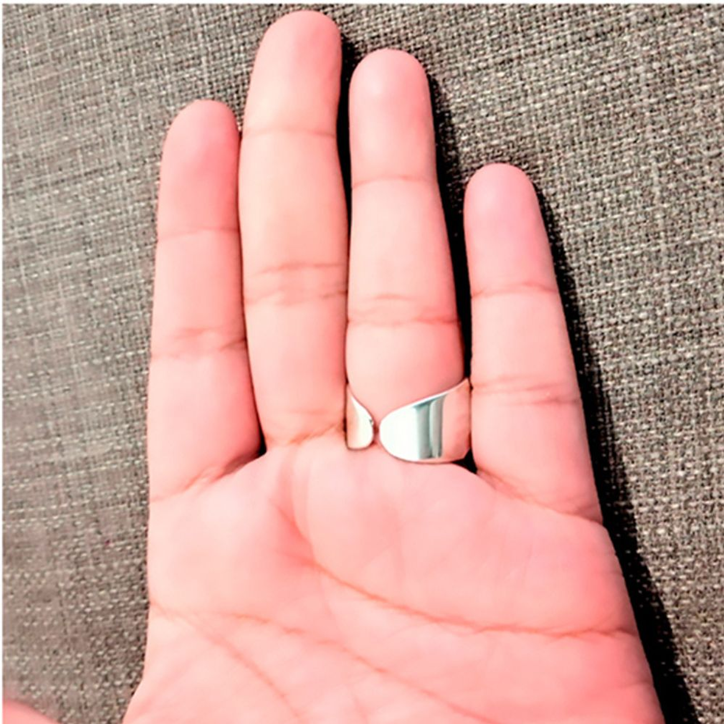 Anillo De Plata Con Diseño Efecto Martillado 3