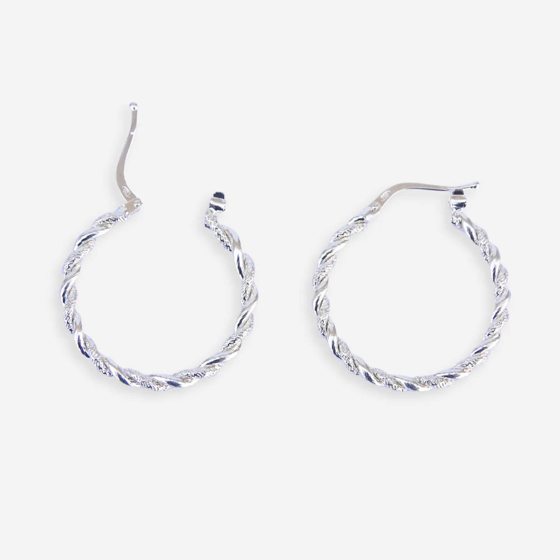 Argollas Enroscadas Plata 925 · Diseño Trenzado 2.5 cm 2