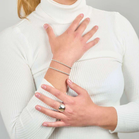 Anillo De Plata Con Diseño Efecto Martillado