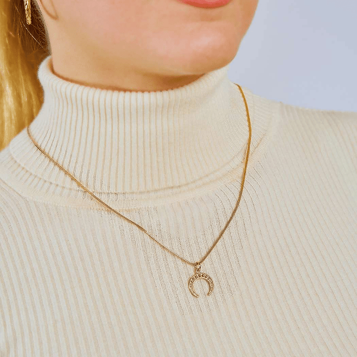 Collar De Plata Con Baño De Oro Luna Creciente 2