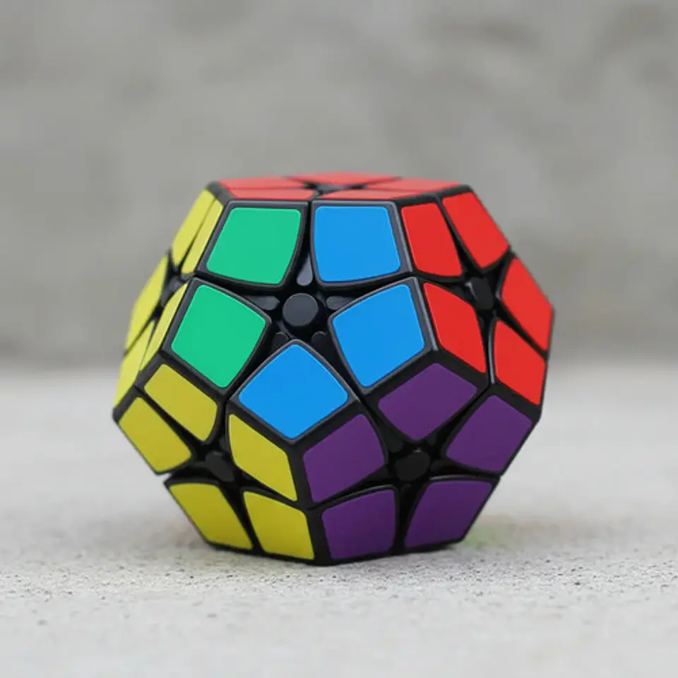 Cubo Mágico Rubik's 2x2x2 Pentagonal Para Inteligencia Y Destreza Negro 1