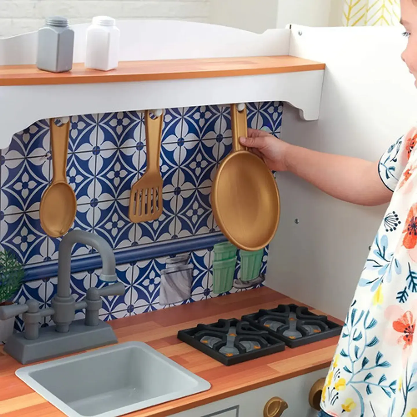 Kidkraft Cocina De Madera Mosaico Grande Vintage Blanca 6