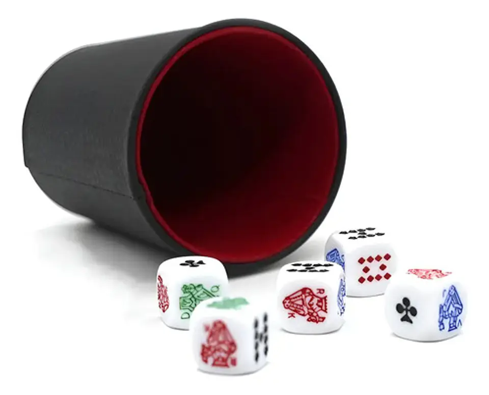 Cacho Yahtzee Juego De Mesa Tatuco Con Paño + 5 Dados 18