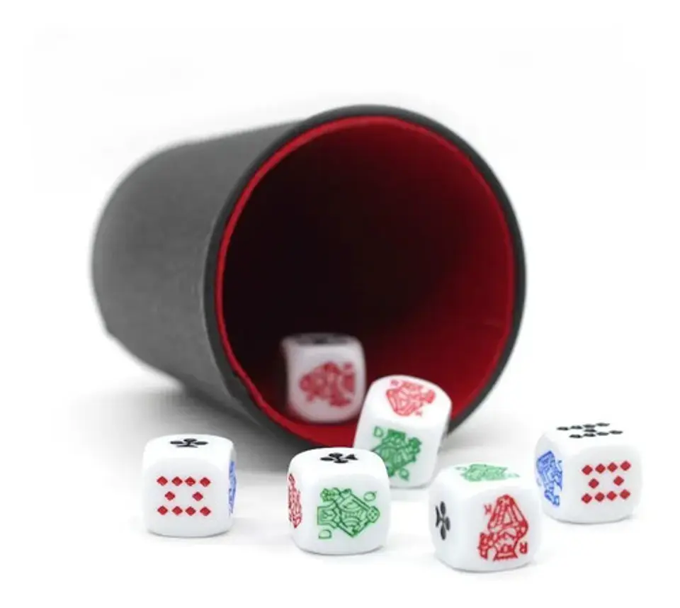 Cacho Yahtzee Juego De Mesa Tatuco Plástico + 6 Dados  8