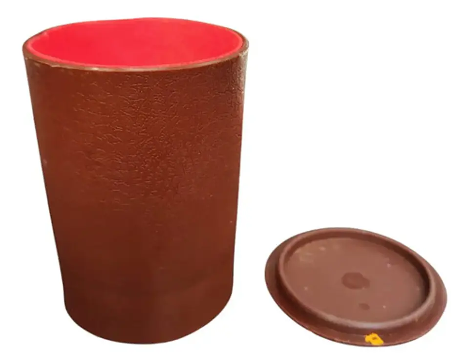 Cacho Yahtzee Juego De Mesa 6 Tatucos  Paño + 30 Dados Poker 4