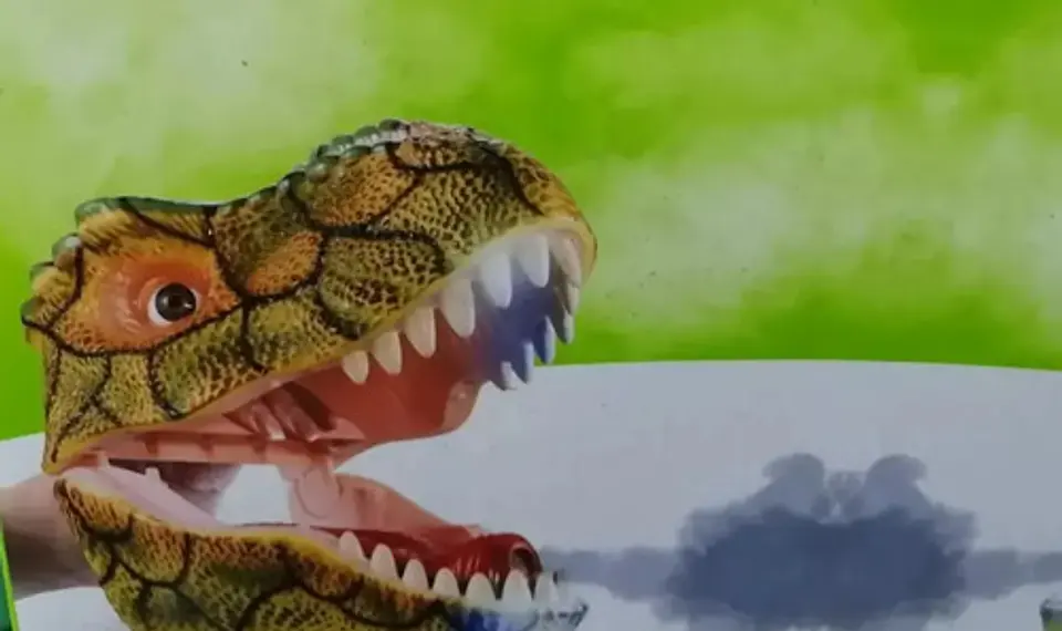 Titere Dinosaurio T- Rex Caucho Spray Agua Q9899 5