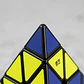 Cubo Mágico Rubik Piramide Qiyi Qiming Pyraminx / Cea Estructura Negro - Miniatura 4