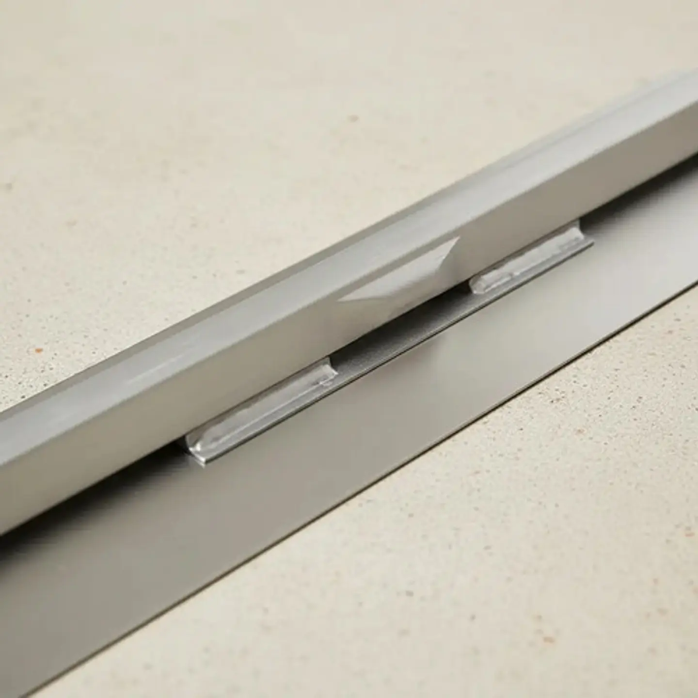 Barra Porta Comandas Macrooutlet 70cm Metal Gris 3