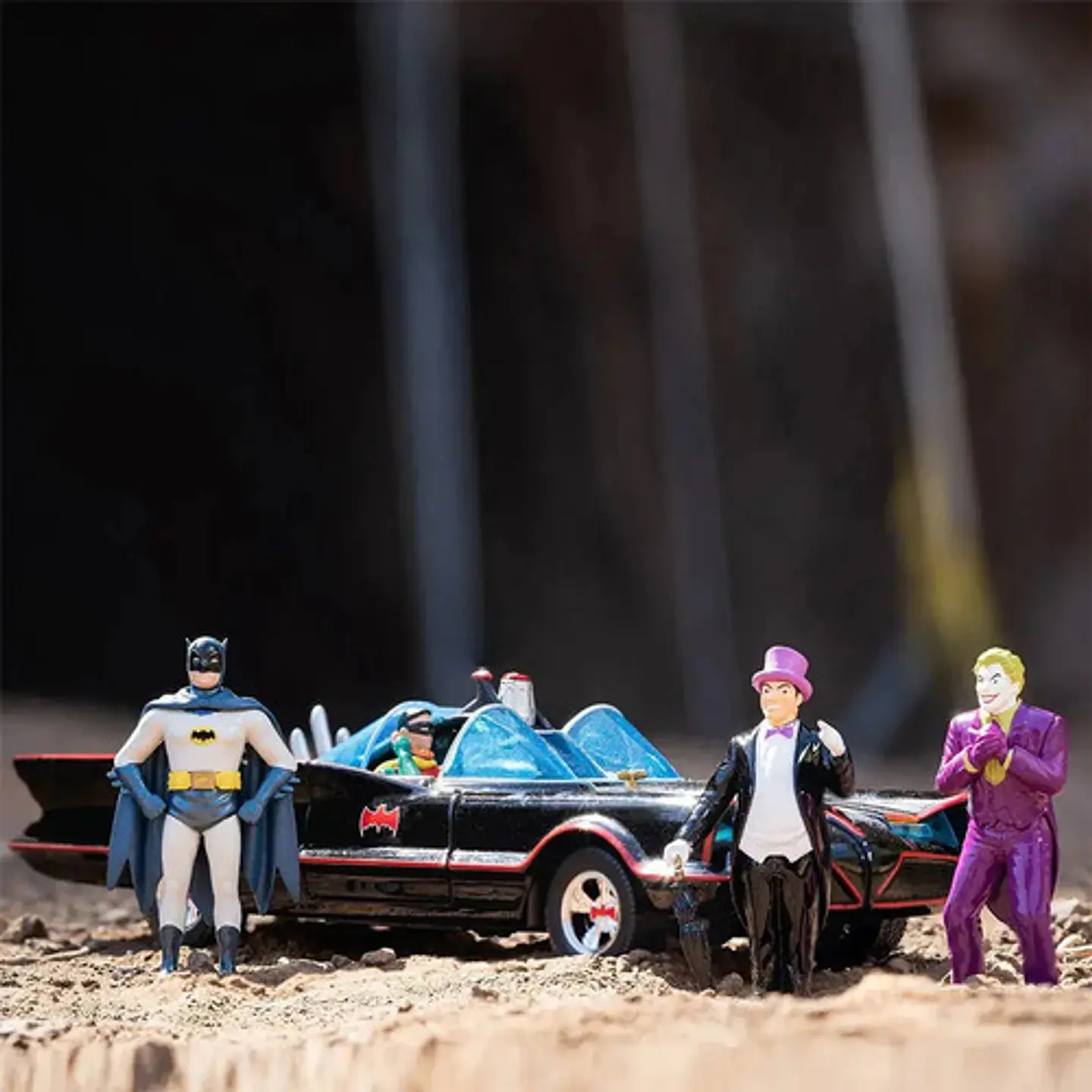 Jada 1:24 Batimovil Tv Series Joker Pinguino Batman Robin 3