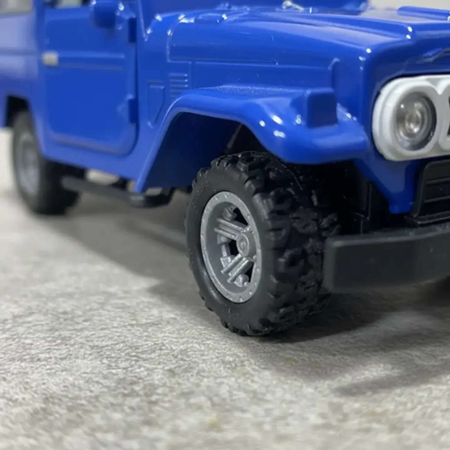Toyota  Cabinado Luz Y Sonido Fj40 Carro Coleccion 18