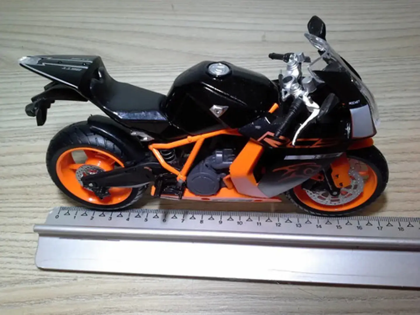 Moto Deportiva K 1:12 Negro T Genérica M Coleccion 12