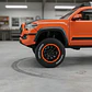 Maisto 1/27 2023 Toyota Tacoma Trd Pro Harley Davidson Naranja - Miniatura 2
