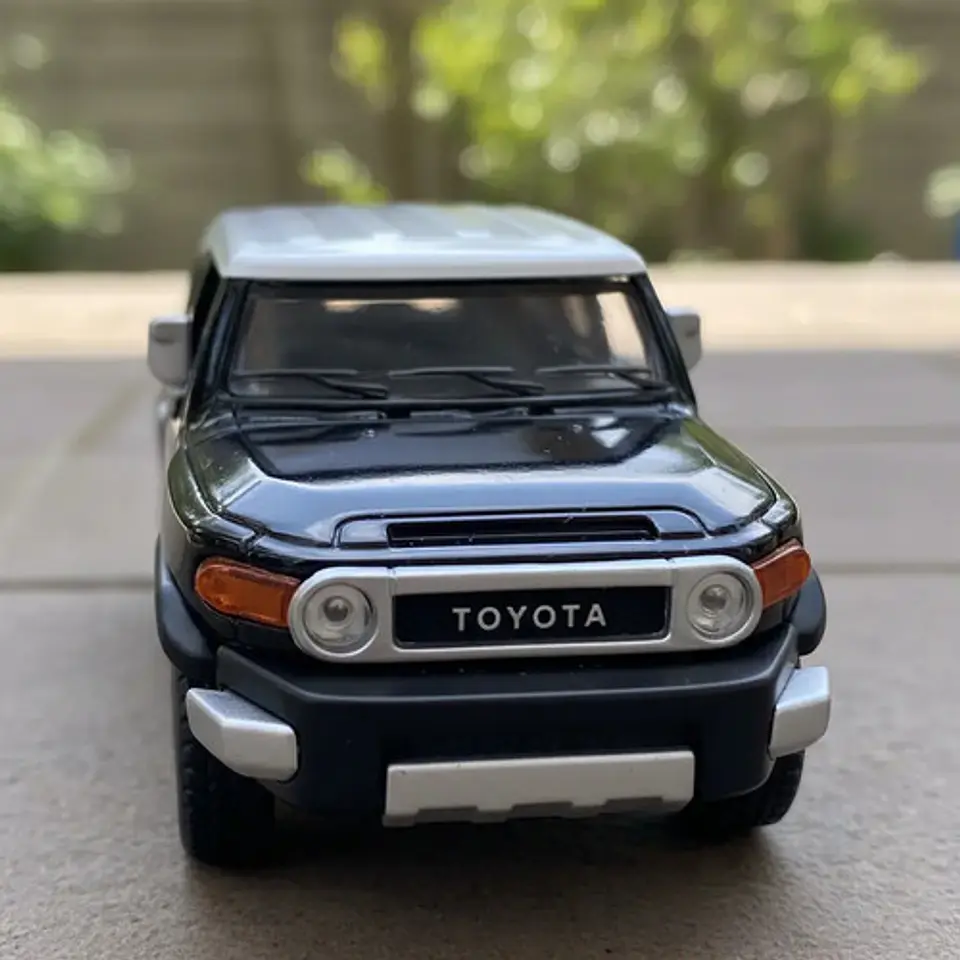 Escala 1:43/ 11cms Largo / Toyota Fj Land Cruiser/ Metalico 26