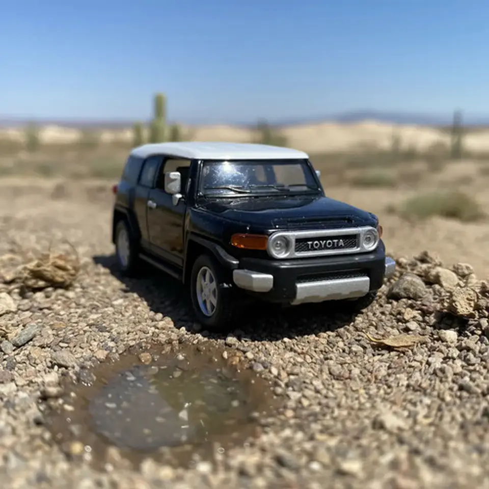 Escala 1:43/ 11cms Largo / Toyota Fj Land Cruiser/ Metalico 28