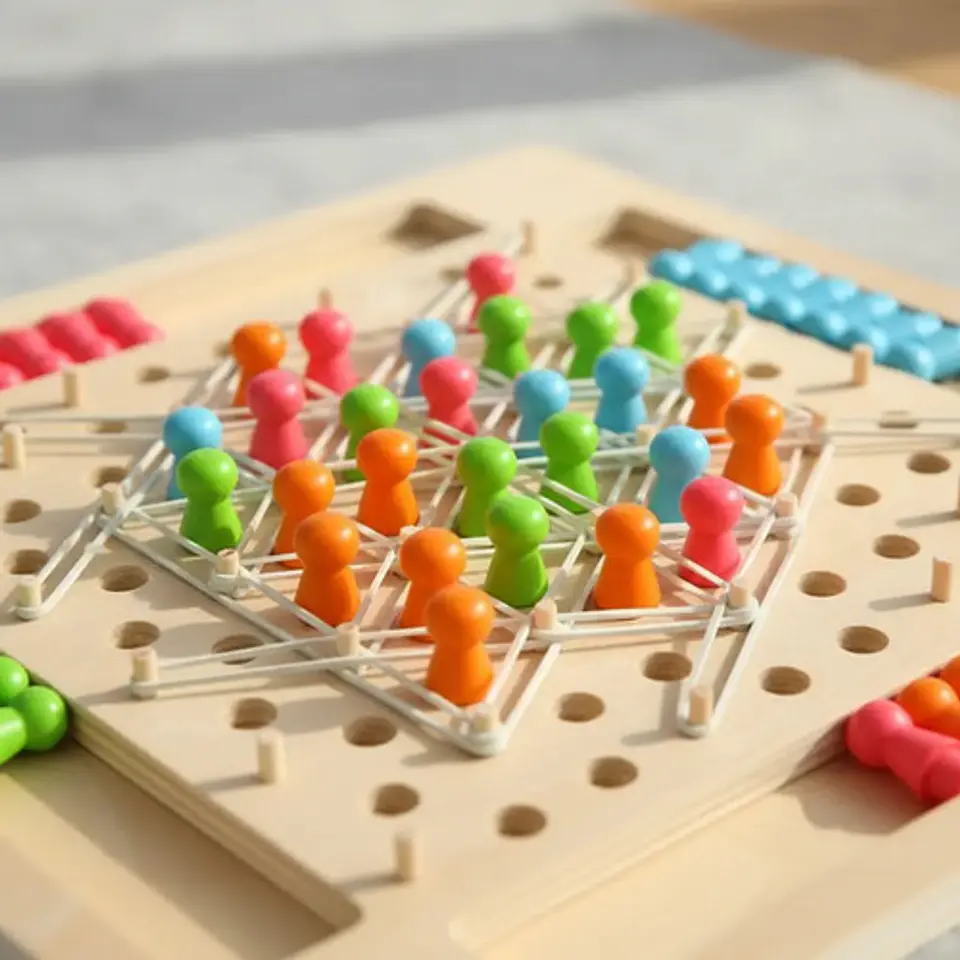 Juego De Mesa Triangulación Clavijas Didáctico Madera 4