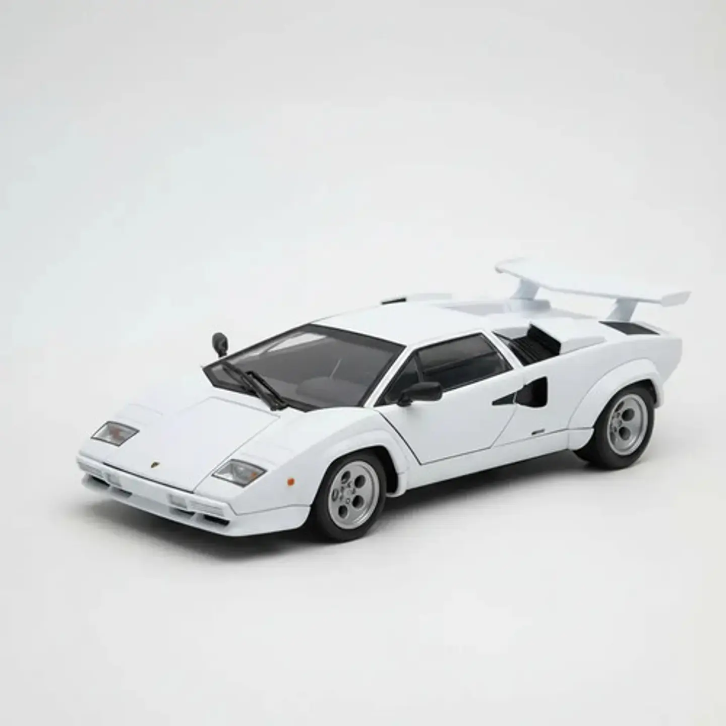 Carro A Escala 1:24 Lamborghini Countach Colección 1