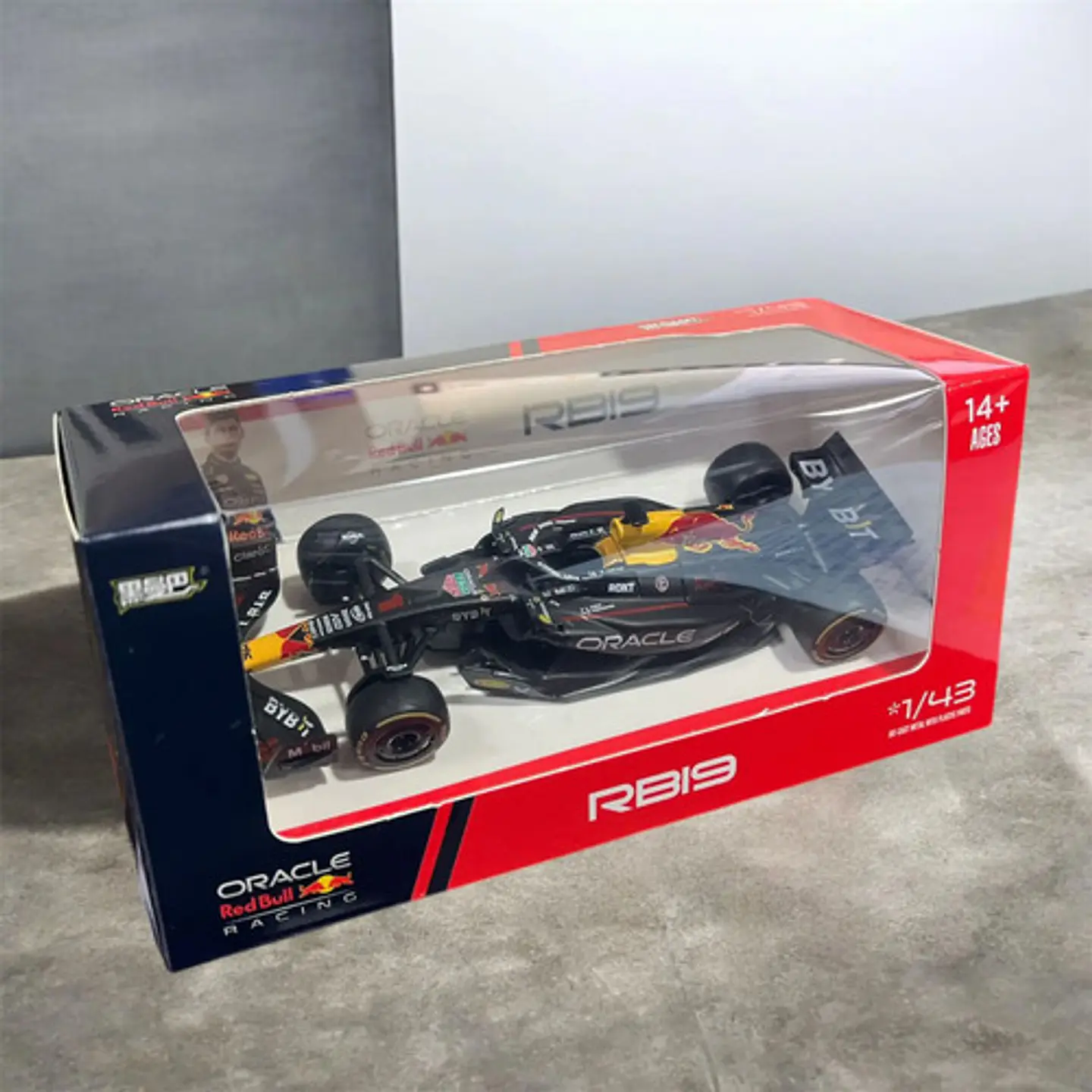Carro A Escala 1:43 F1 Red Bull Racing Rb19 Colección 12cm 2